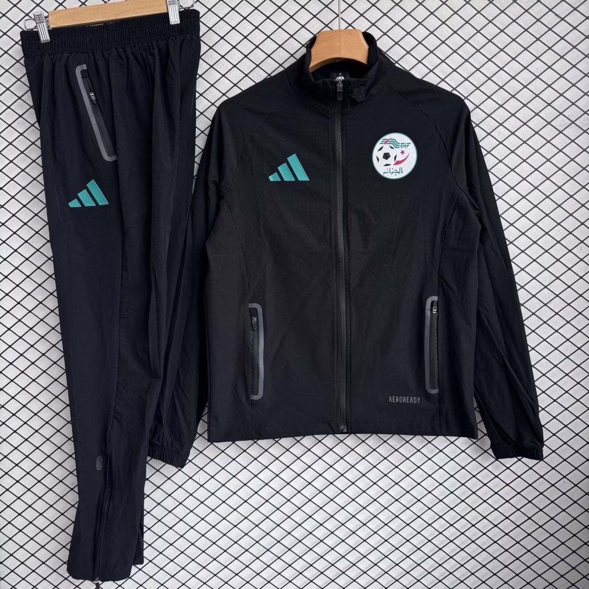 Algeria Windbreaker With Pants Black 2026 World Cup - sinoshirt