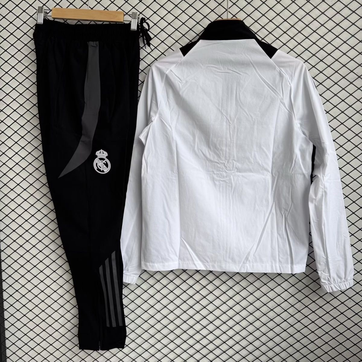 Real Madrid Windbreaker With Pants White 2025-26 - sinoshirt