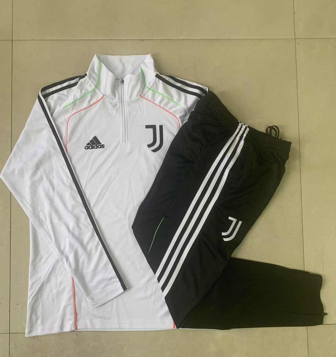 Kids Juventus Training Kit (Sweatshirt+Pants) White 2025/26 - sinoshirt