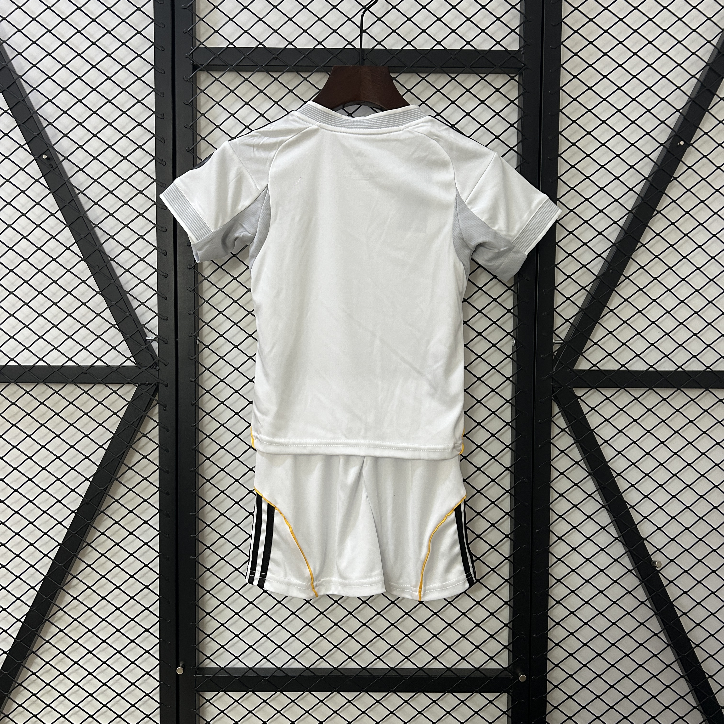 Real Madrid Soccer Jersey Home Kids Kit Jersey+Shorts 2025/26 - sinoshirt
