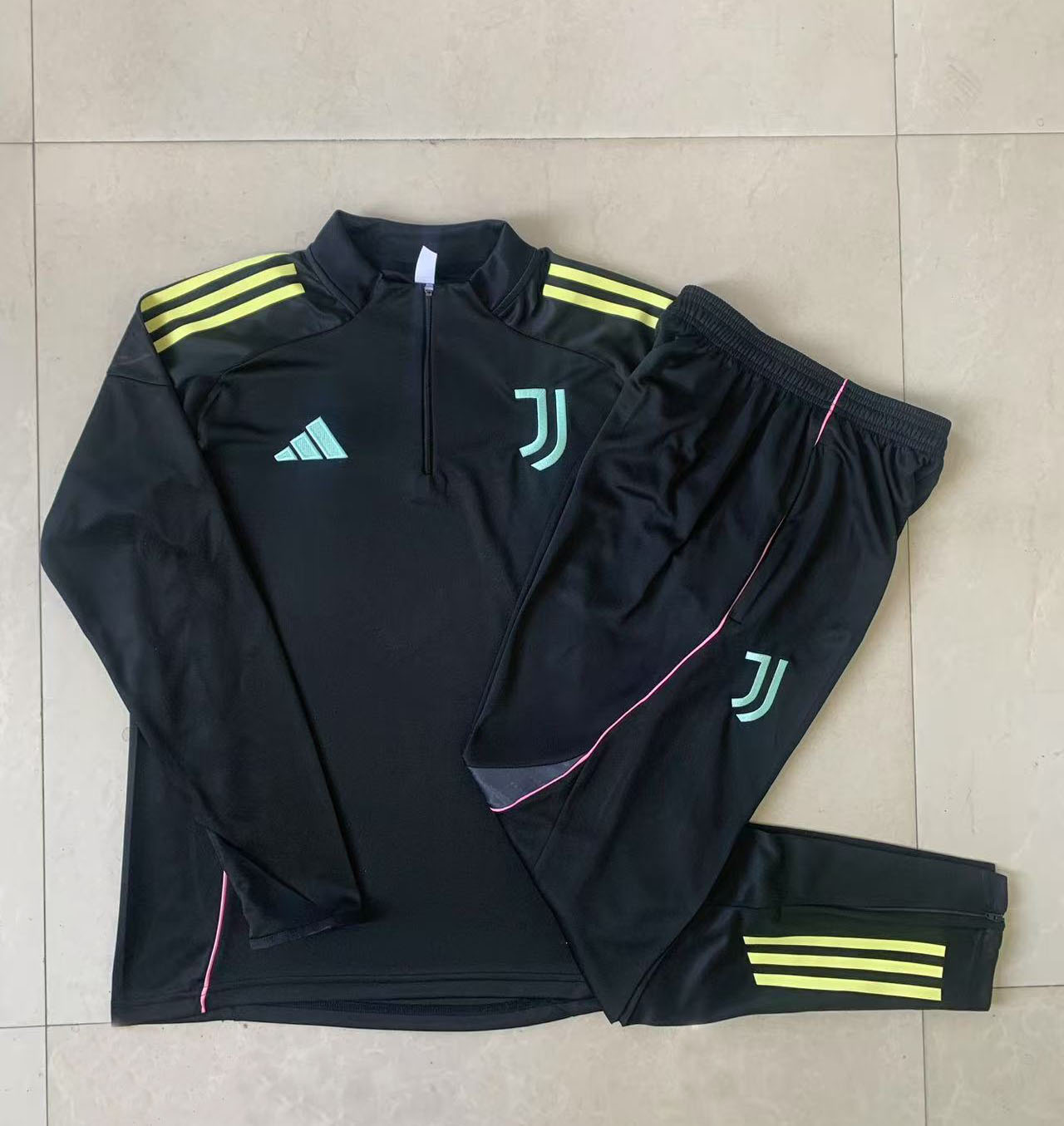Kids Juventus Training Kit (Sweatshirt+Pants) Black 2025/26 - sinoshirt