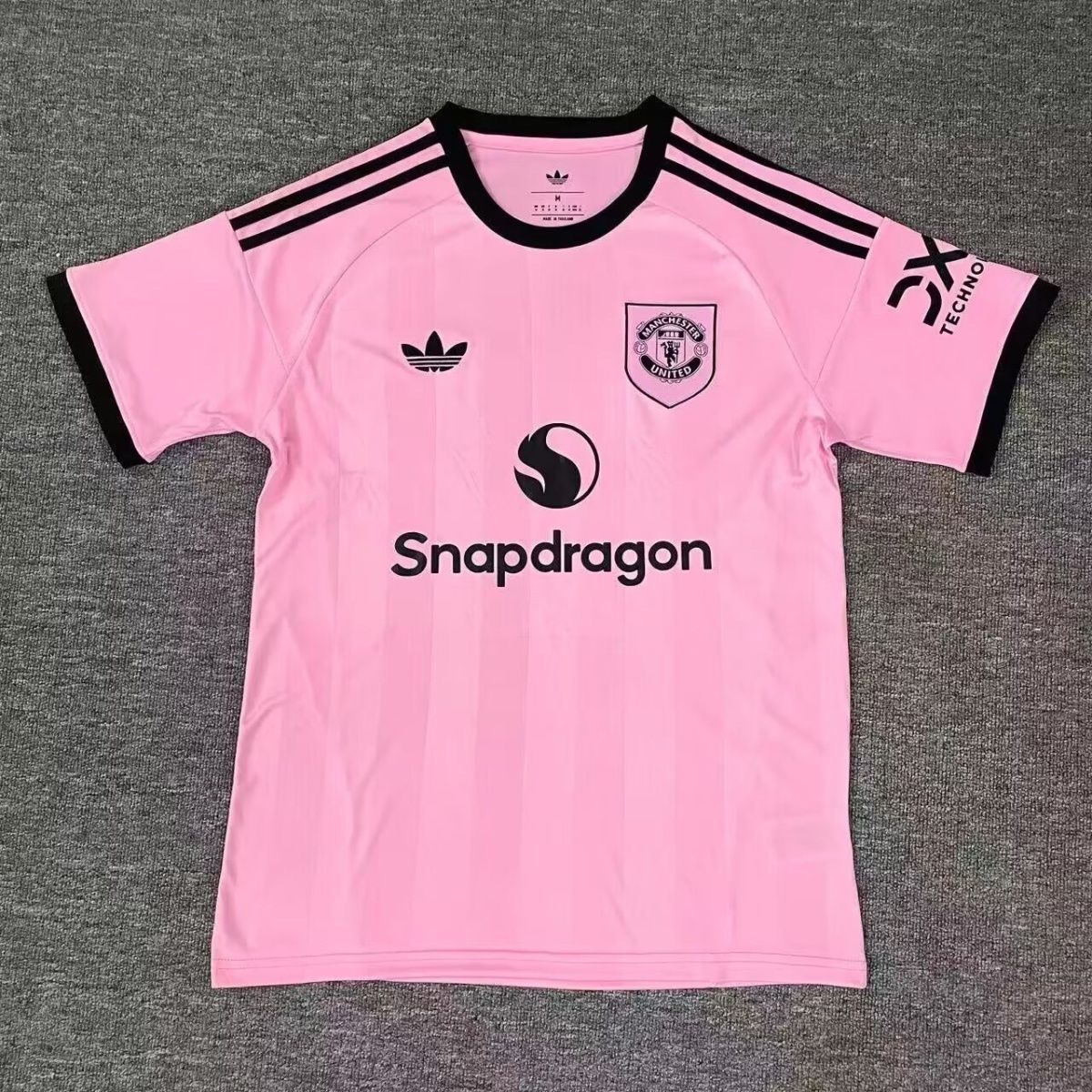 Manchester United Football Jersey Goalkeeper Pink Custom Shirt 2025/26 - sinoshirt