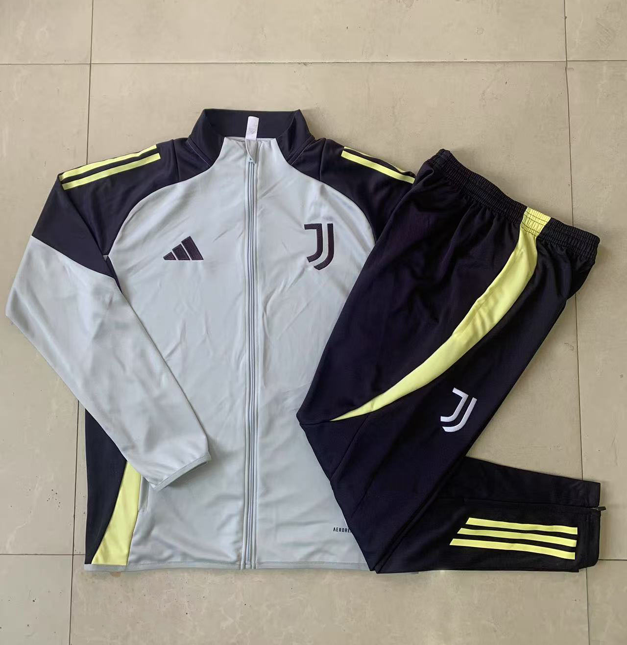 Kids Juventus Training Kit (Jacket+Pants) Light Grey 2025/26 - sinoshirt