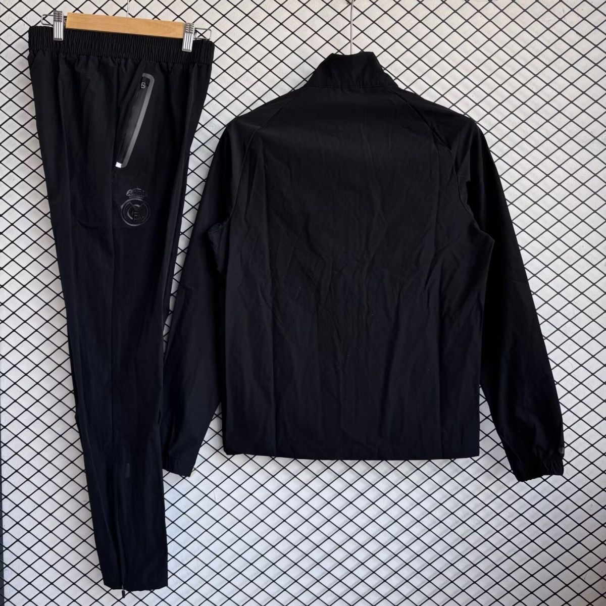 Real Madrid Windbreaker With Pants Black 2025-26 - sinoshirt