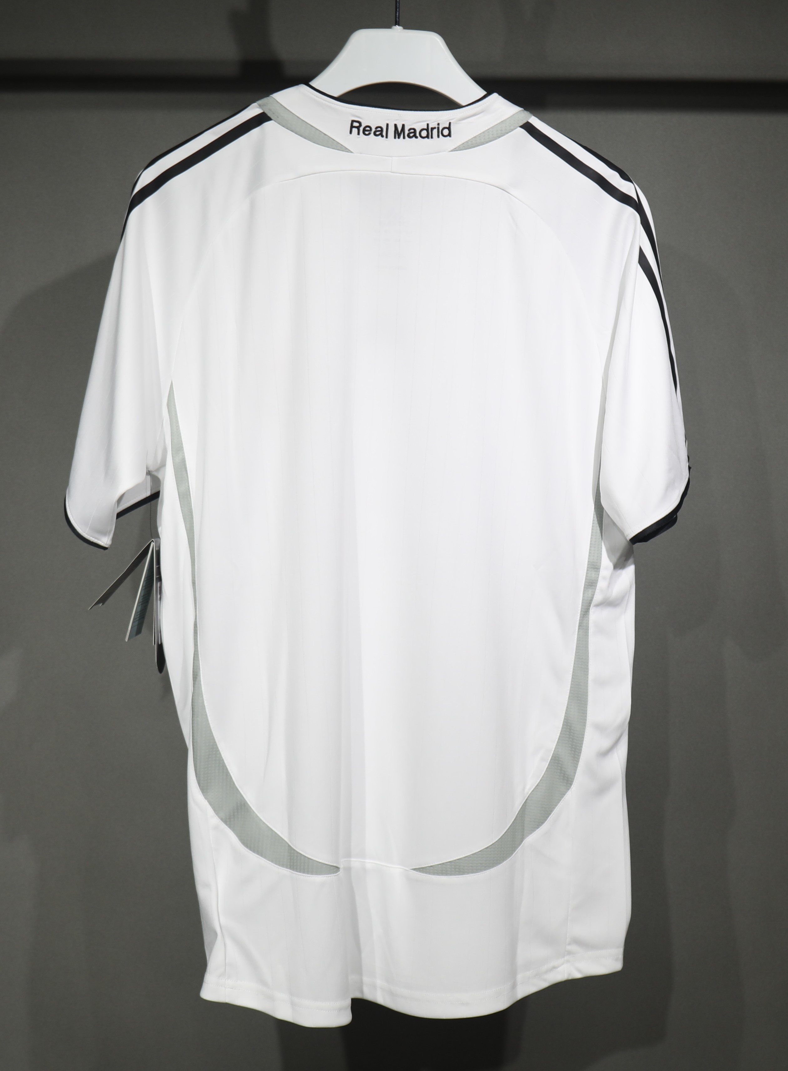 Real Madrid Retro Authentic Jersey Home Soccer Shirt 2006/07 - sinoshirt