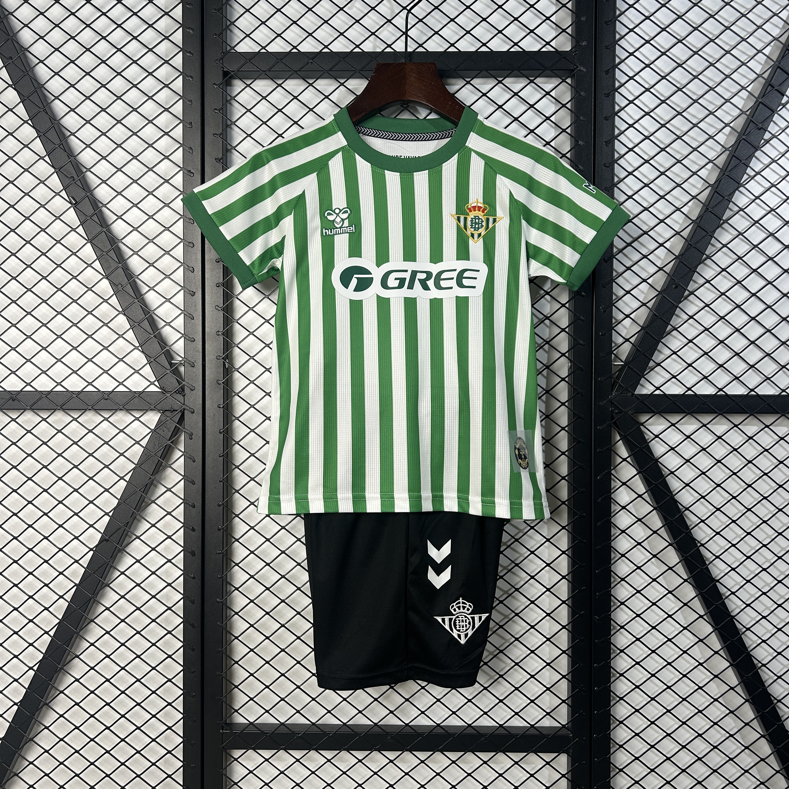 Real Betis  the Conference League Final Kids Kit Jersey+Shorts 2024/25 - sinoshirt