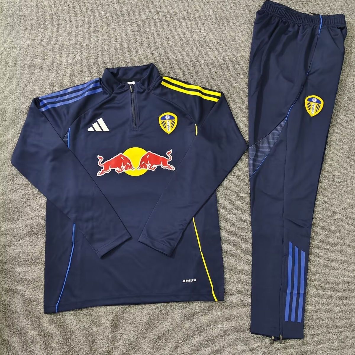 Leeds United Training Kit (Sweatshirt+Pants) Blue 2025/26 - sinoshirt