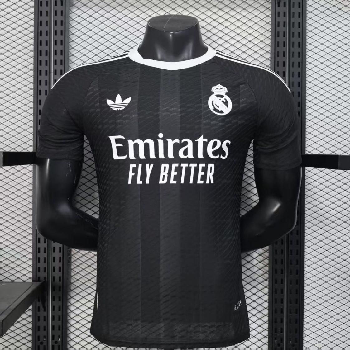 Real Madrid Authentic Soccer Jersey Black Goalkeeper Shirt 2025/26 - sinoshirt