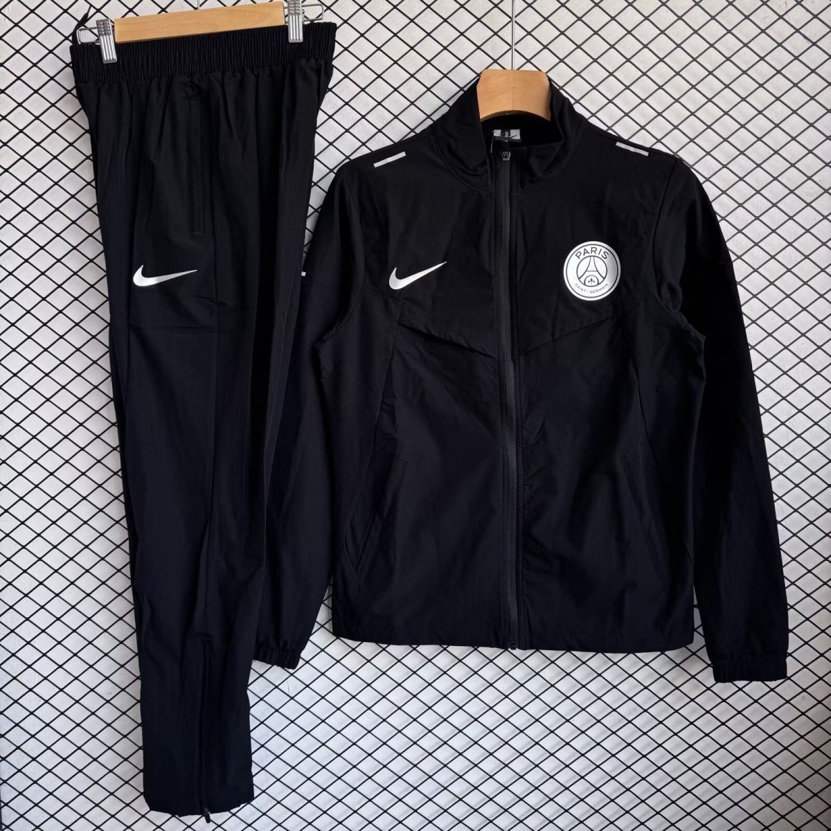 PSG Windbreaker With Pants White 2025/26 - sinoshirt