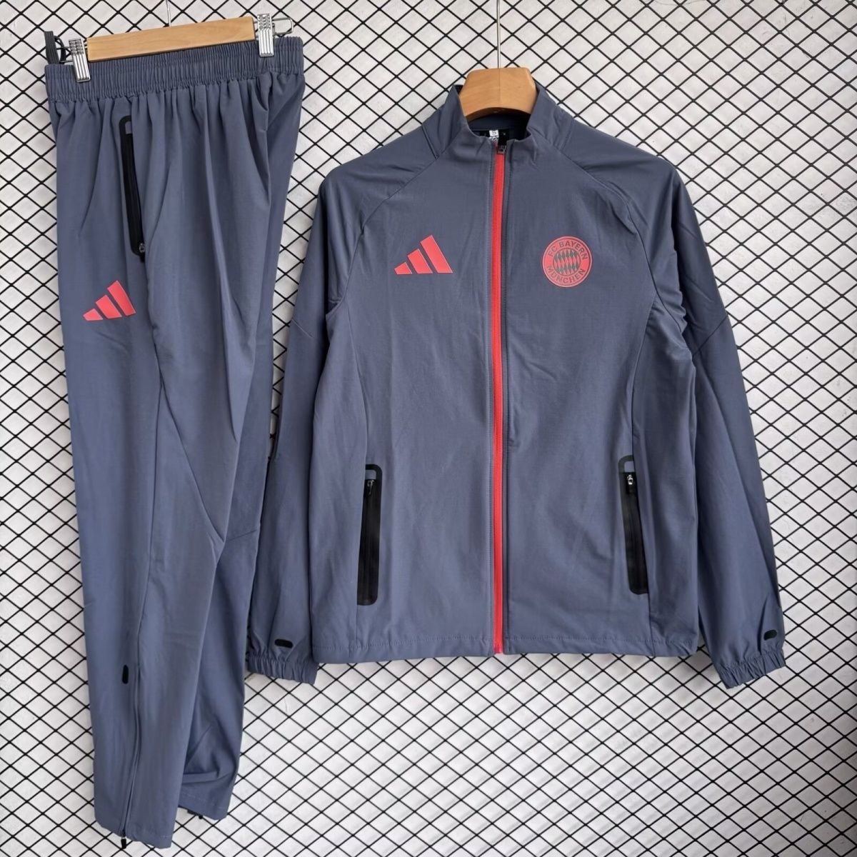 Bayern Munich Windbreaker With Pants Black 2025/26 - sinoshirt
