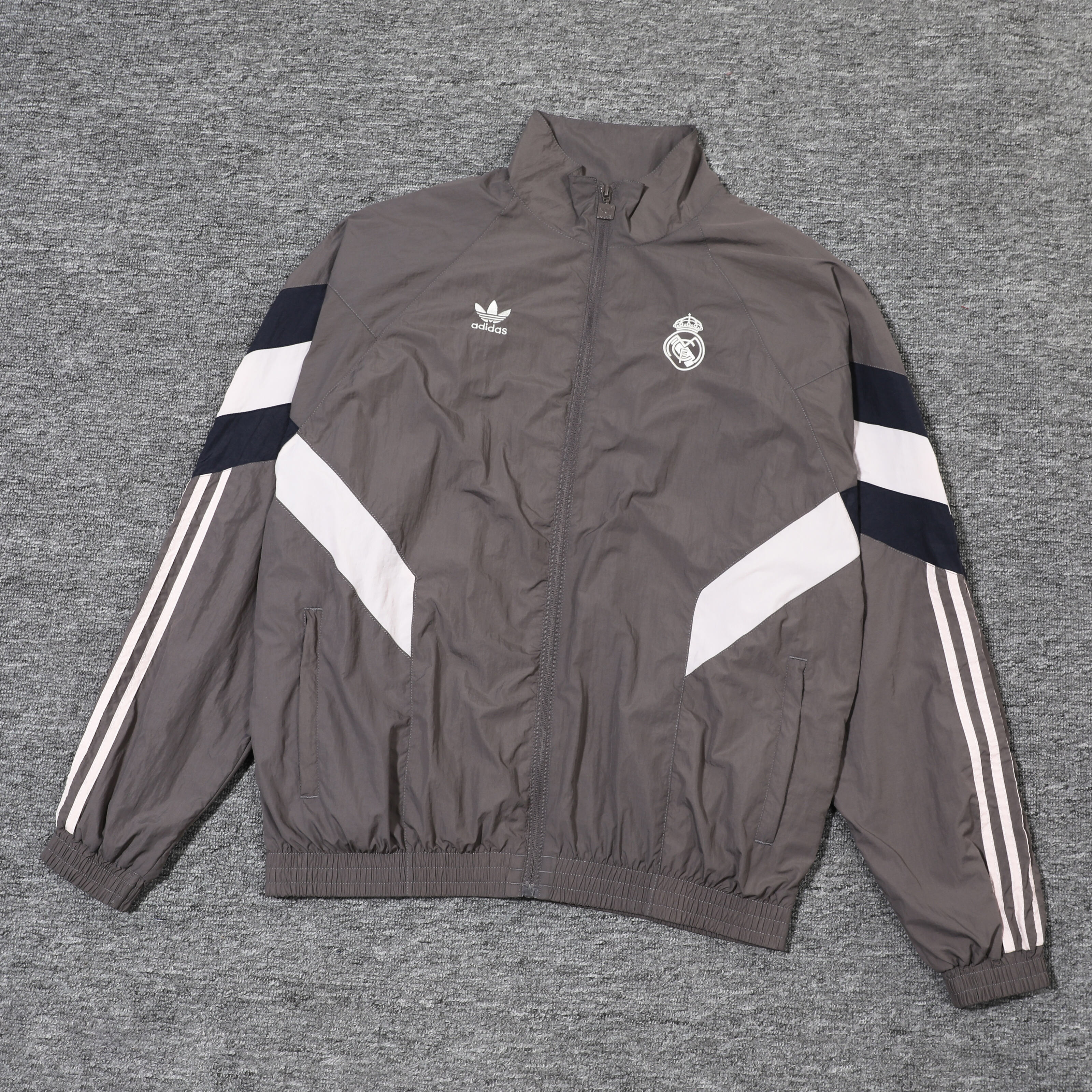 Real Madrid Windbreaker (Top+Pants) 2024/25 - sinoshirt