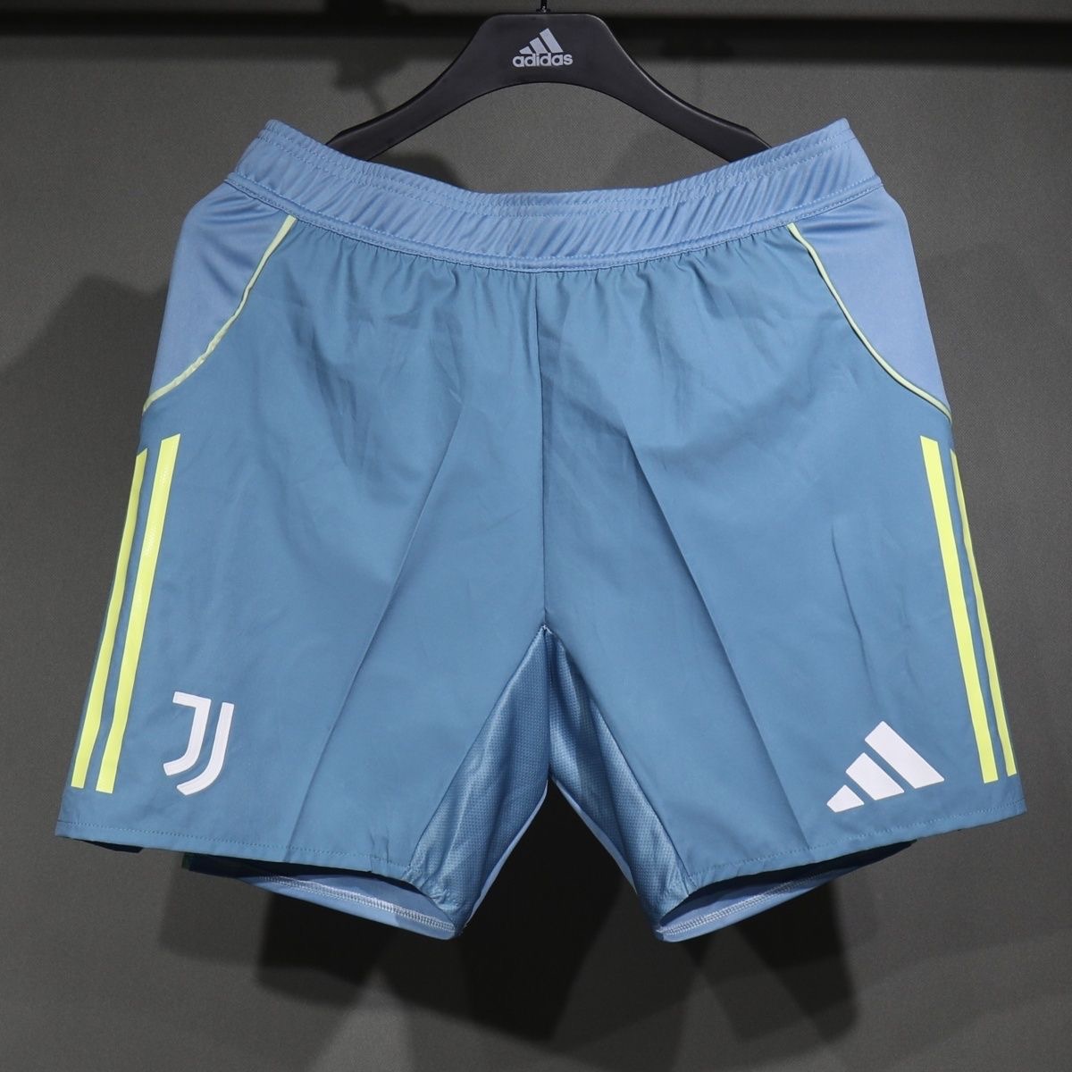 Juventus Authentic Away Shorts 2025/26 - sinoshirt
