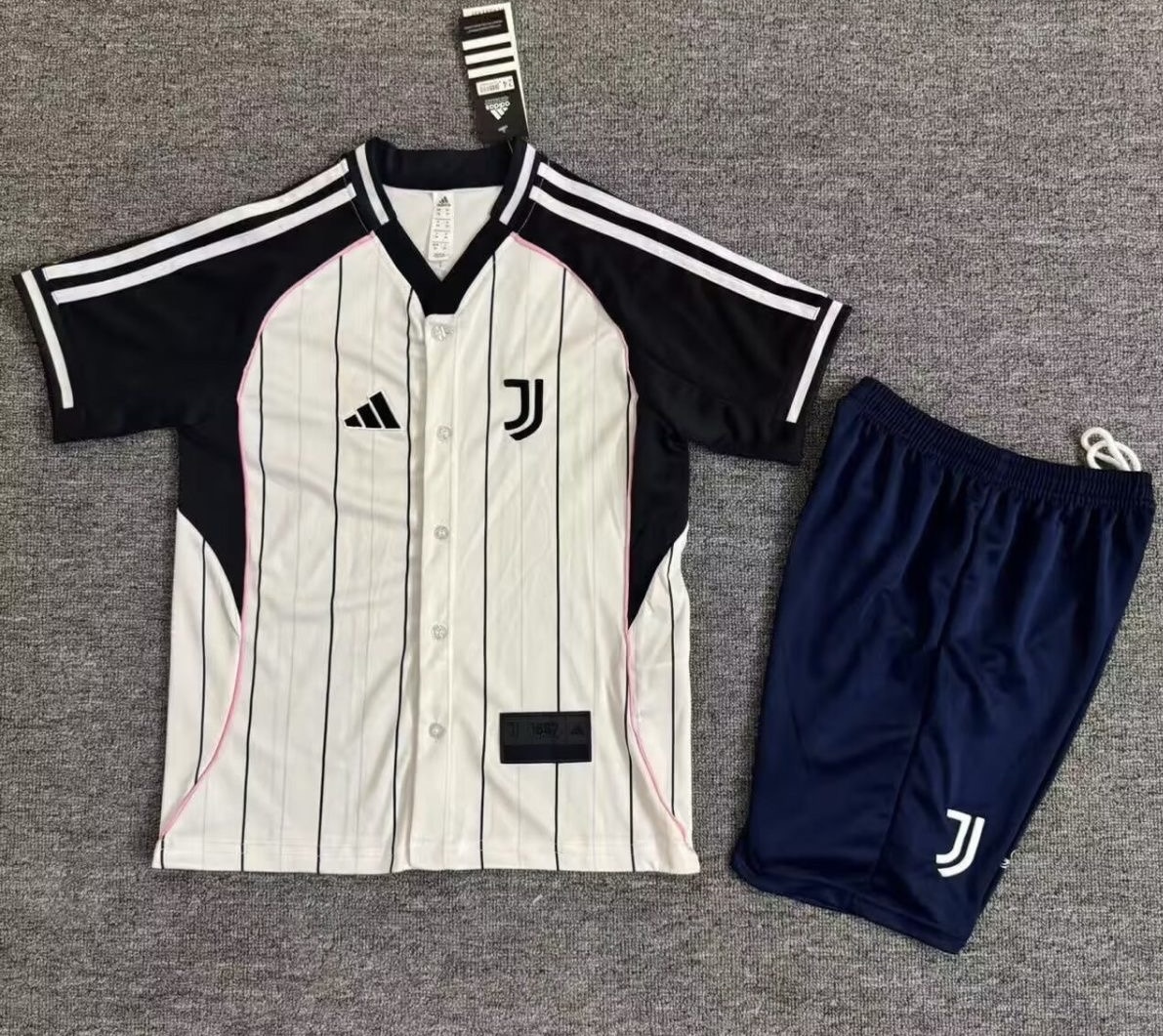Juventus x US Pack Baseball Kids Kit Jersey+Shorts 2025/26 - sinoshirt
