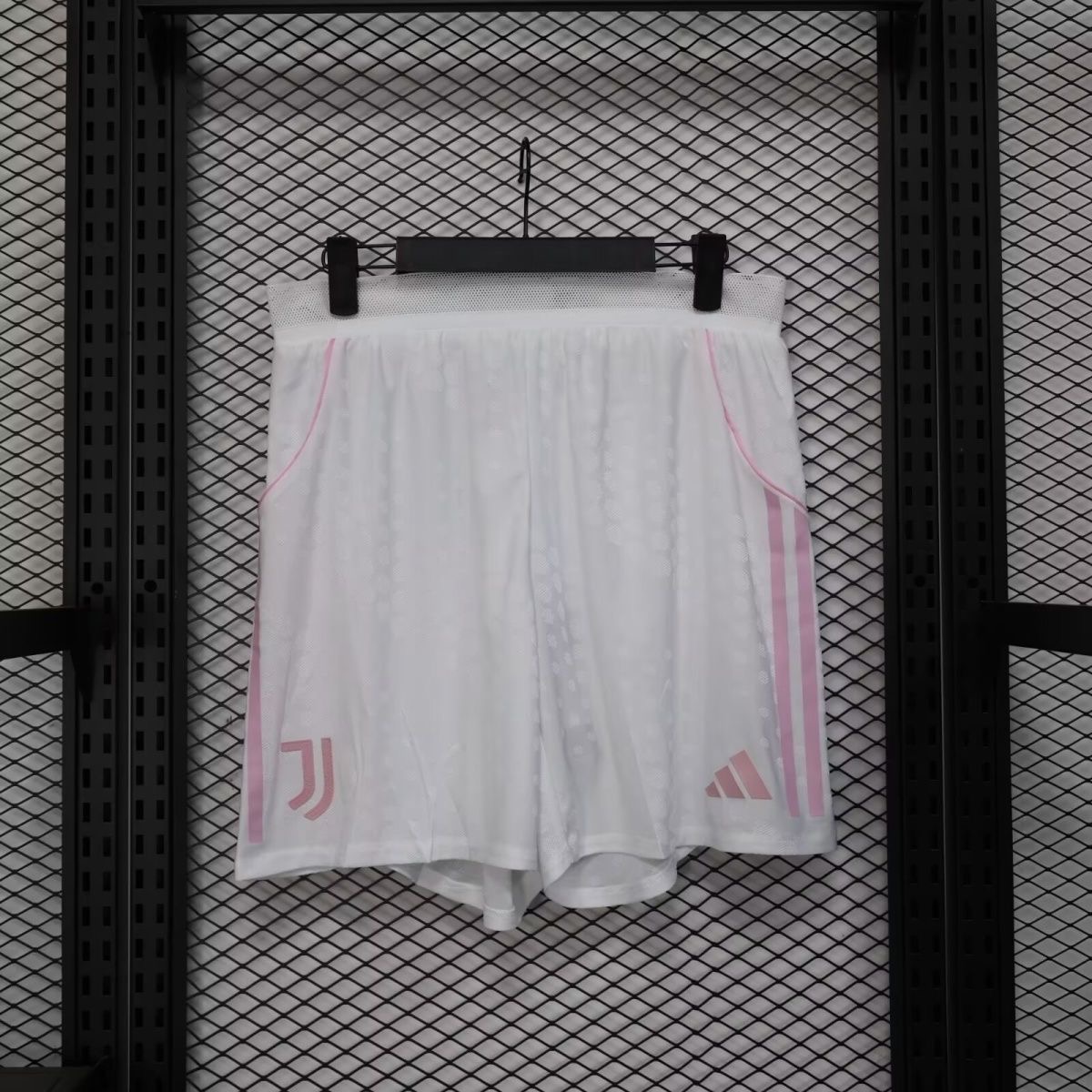 Juventus Authentic Soccer Jersey Pink & White Shorts 2025/26 - sinoshirt