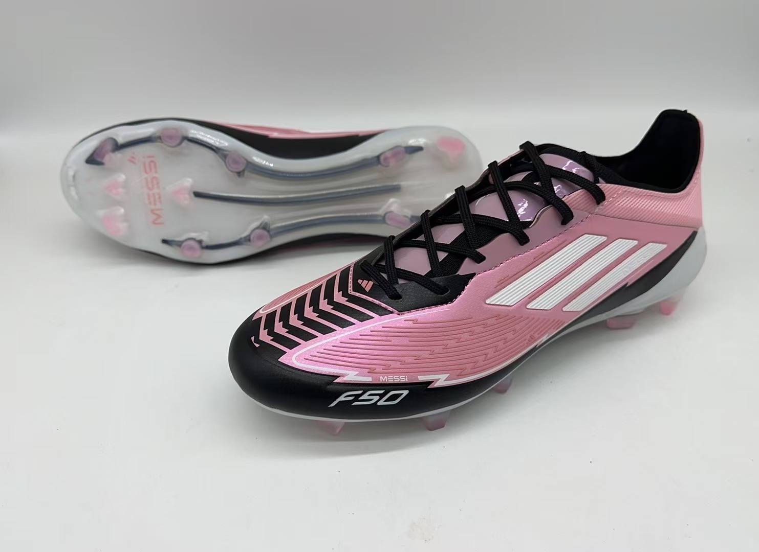 A F50 Low-top Waterproof Football Shoes - sinoshirt