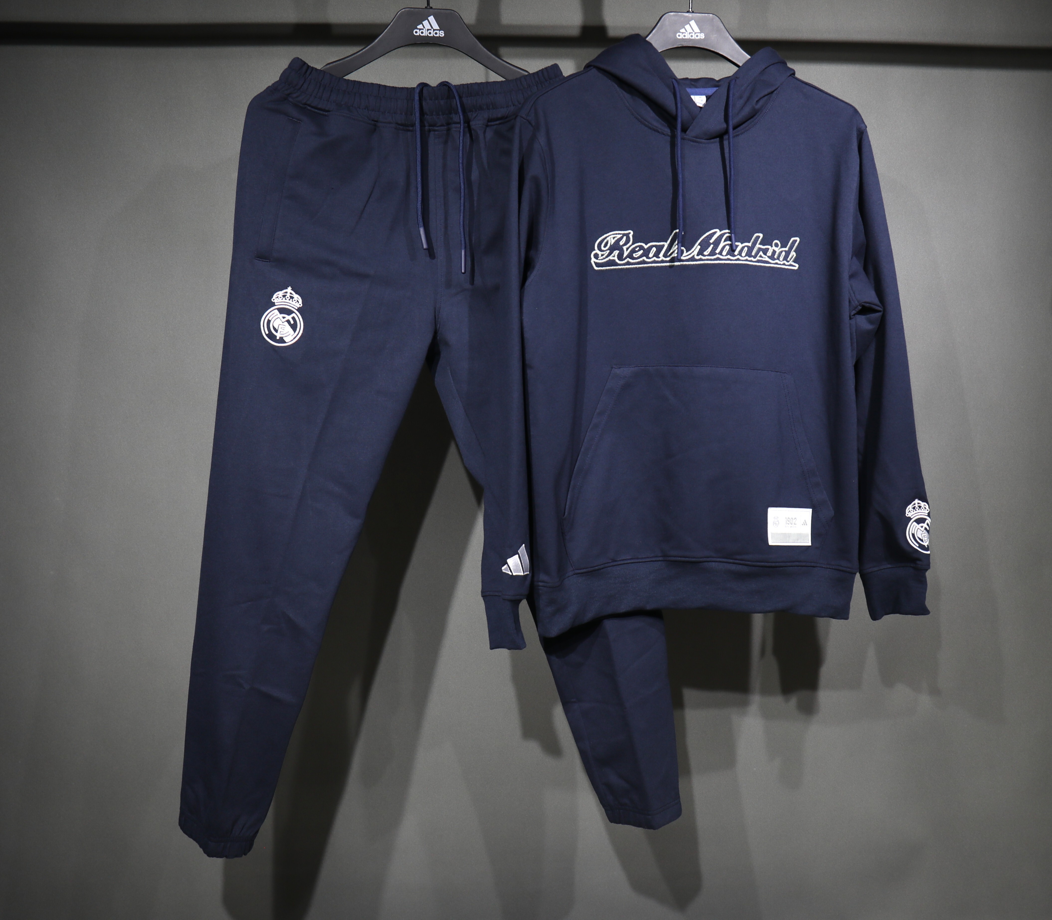 Real Madrid Hoodie Training Kit (Sweatshirt+Pants) 2025/26 - sinoshirt