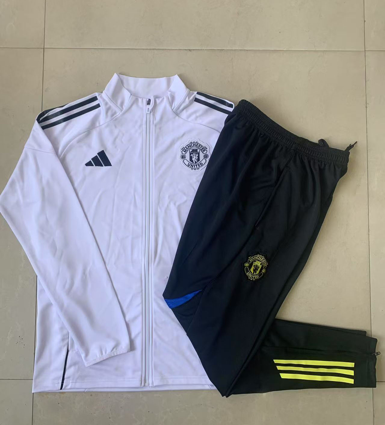 Kids Manchester United Training Kit (Jacket+Pants) White 2025/26 - sinoshirt