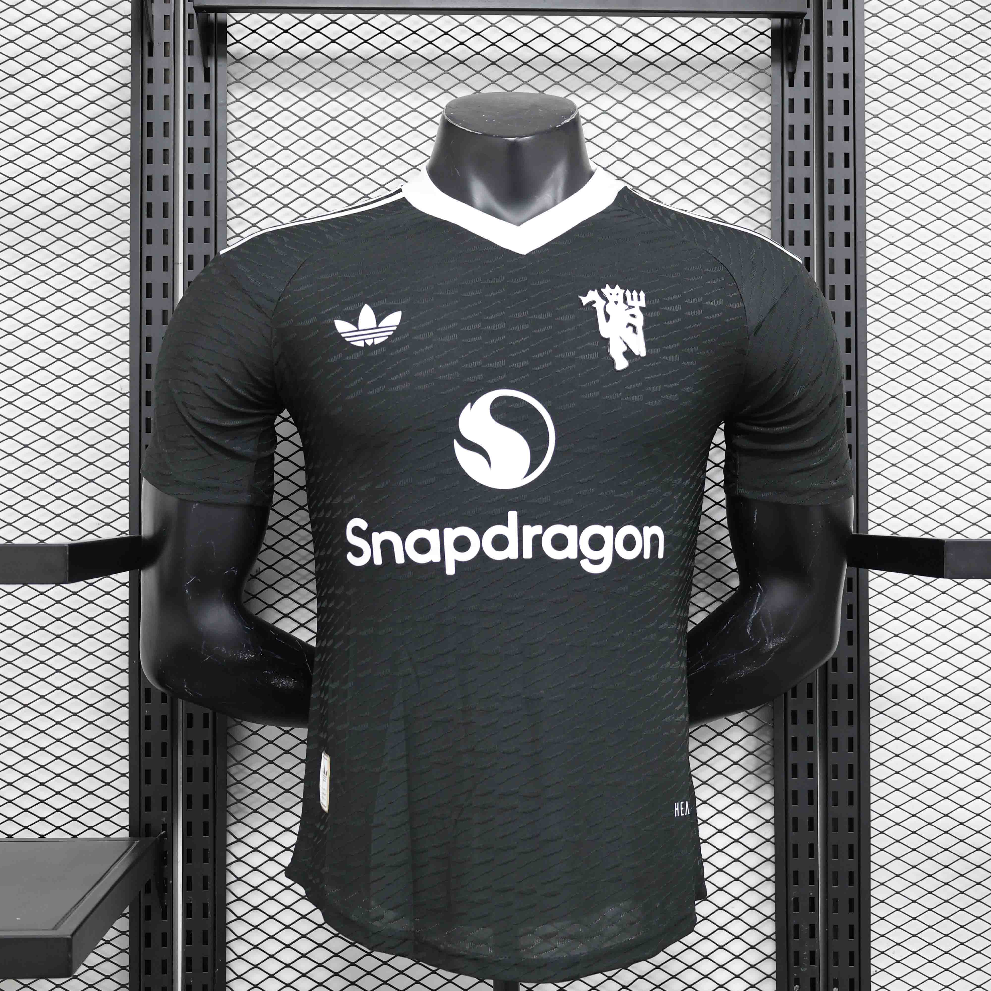 Manchester United Authentic Third Goalkeeper Football Jersey Shirt 2024/25 - sinoshirt