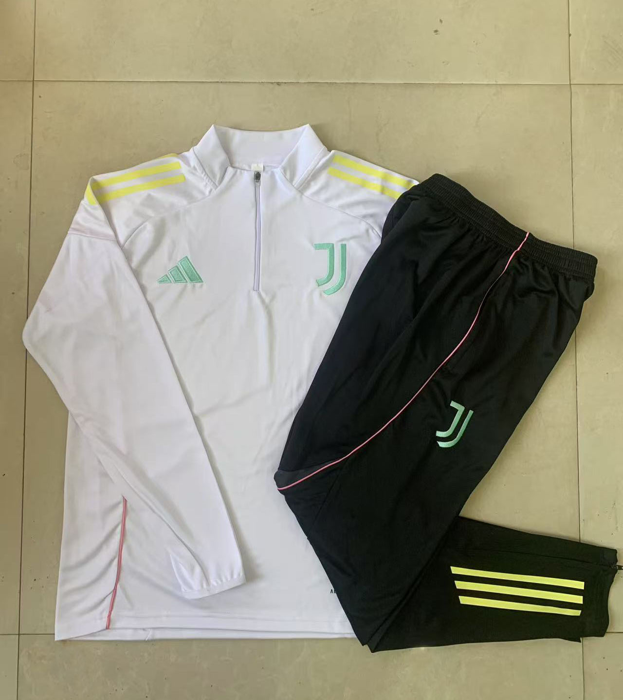 Kids Juventus Training Kit (Sweatshirt+Pants) White 2025/26 - sinoshirt