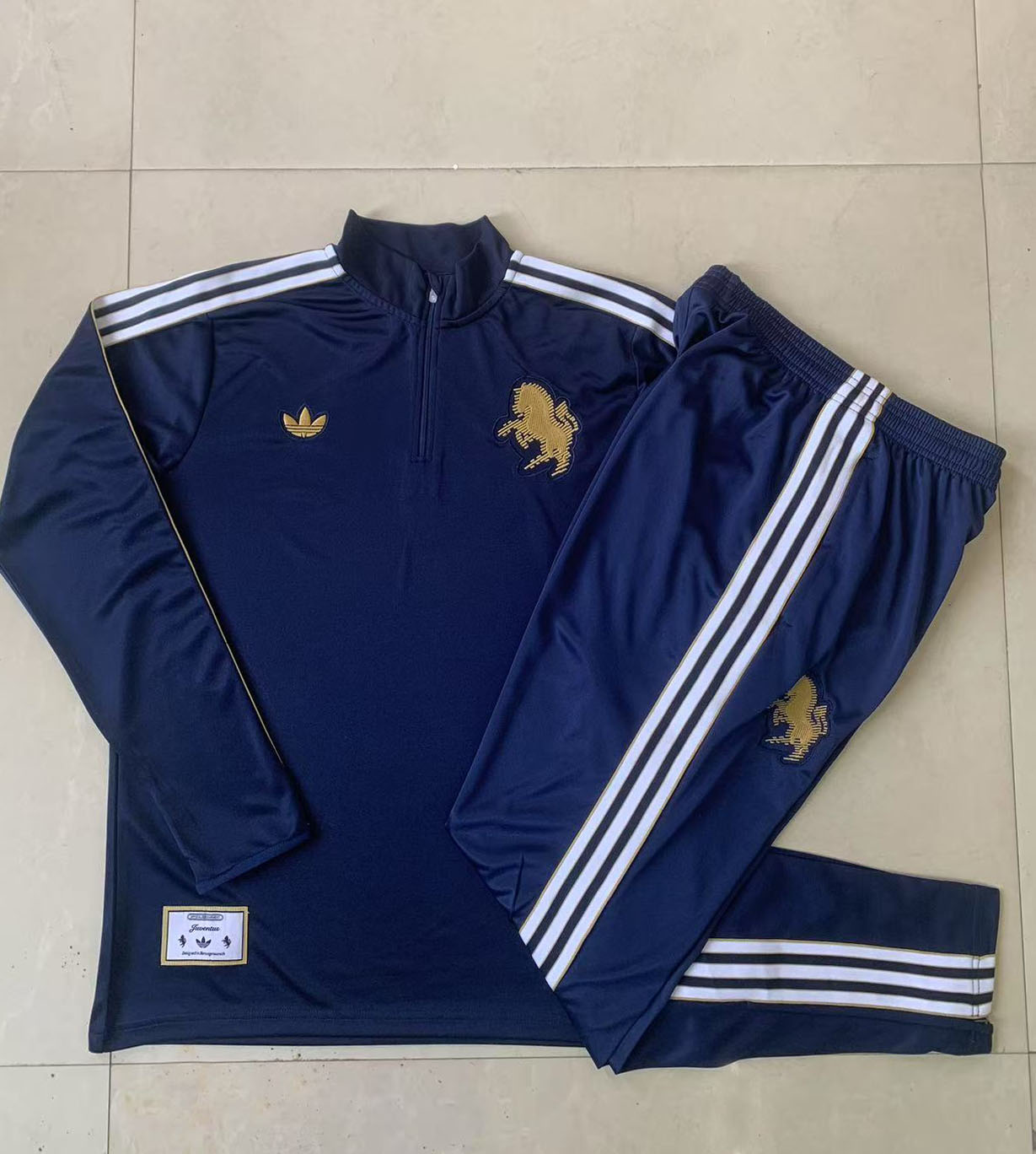 Kids Juventus Training Kit (Sweatshirt+Pants) Cyan 2025/26 - sinoshirt