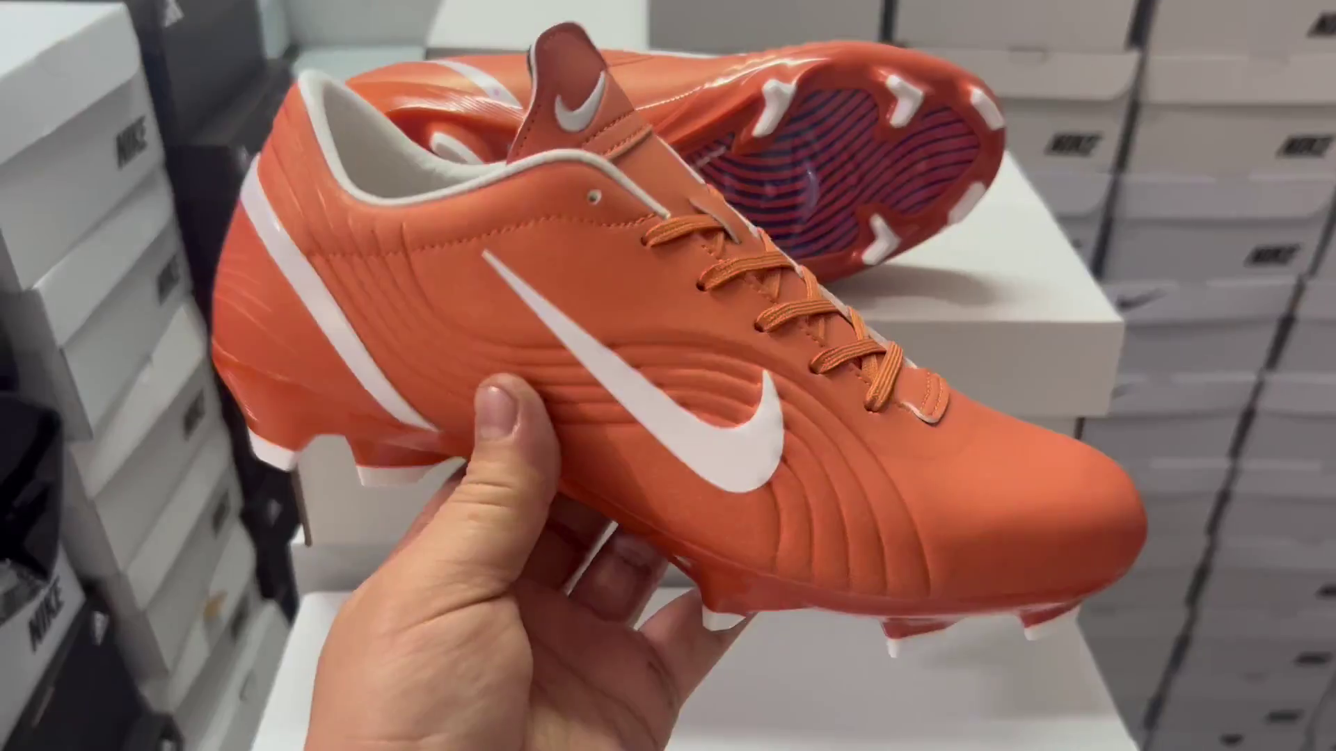 N Air Zoom Mercurial Vapor 1 FG Regen CR7 Origins - Shocking Orange/White LIMITED EDITION - sinoshirt