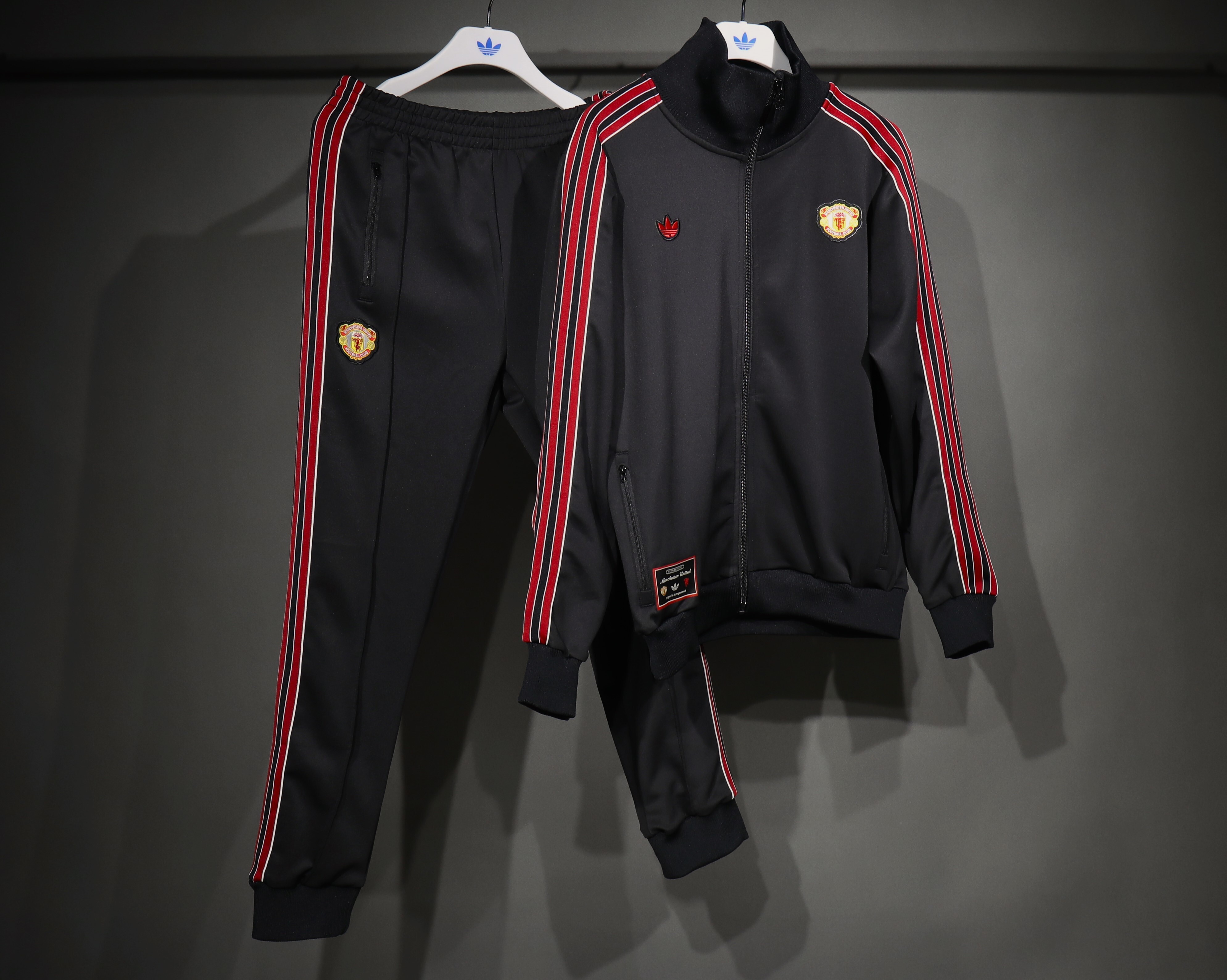 Manchester United Terrace Icons Training Kit (Jacket+Pants) Black 2025/26 - sinoshirt