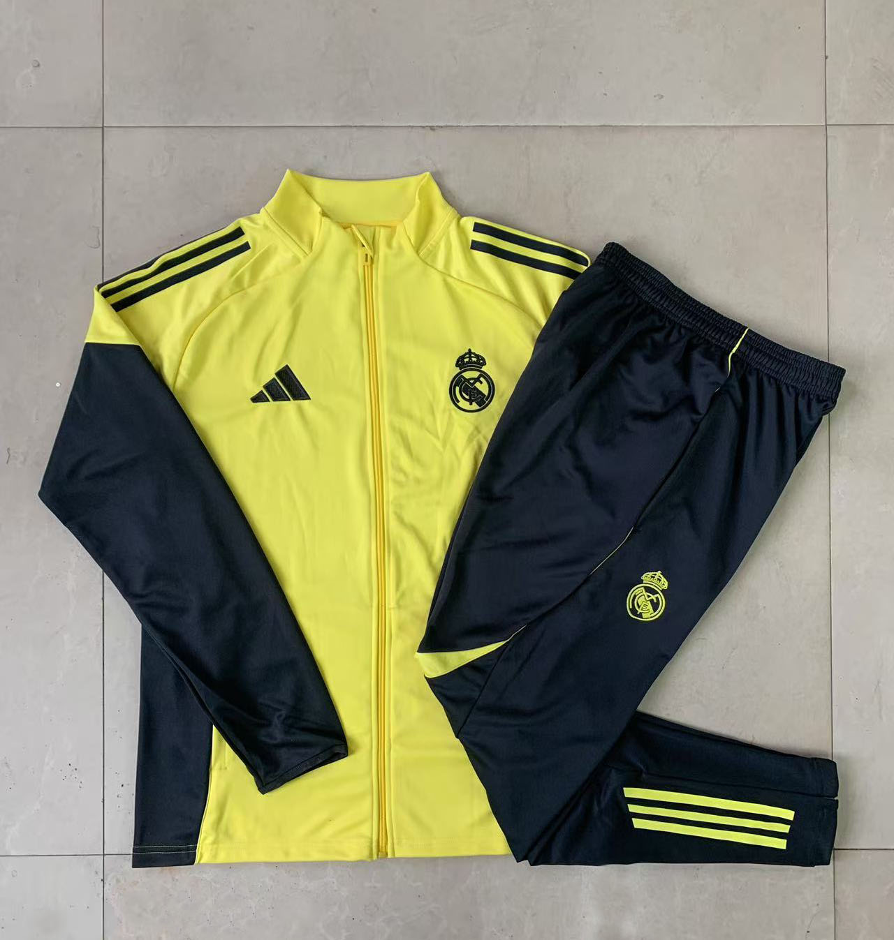 Kids Real Madrid Training Kit (Jacket+Pants) Yellow 2025/26 - sinoshirt