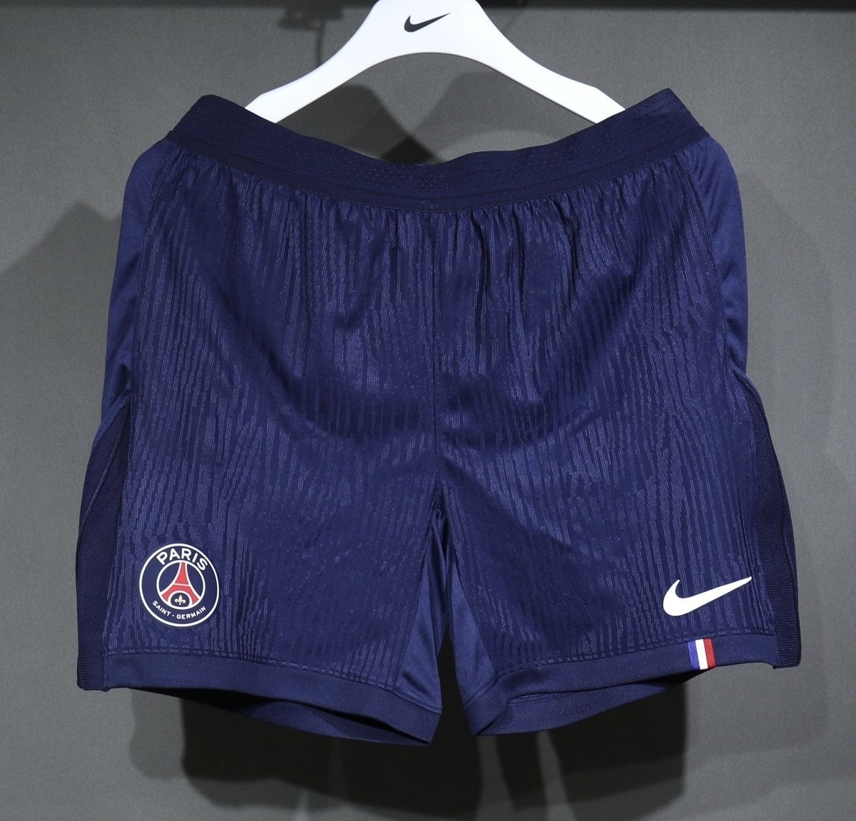 PSG Authentic Home Shorts 2025/26 - sinoshirt