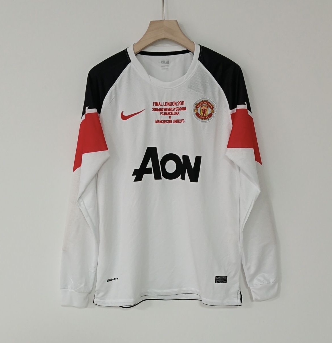 Manchester United Retro Third Away Long Sleeve Football Jersey Shirt 2010/11 - Champions League Final - sinoshirt