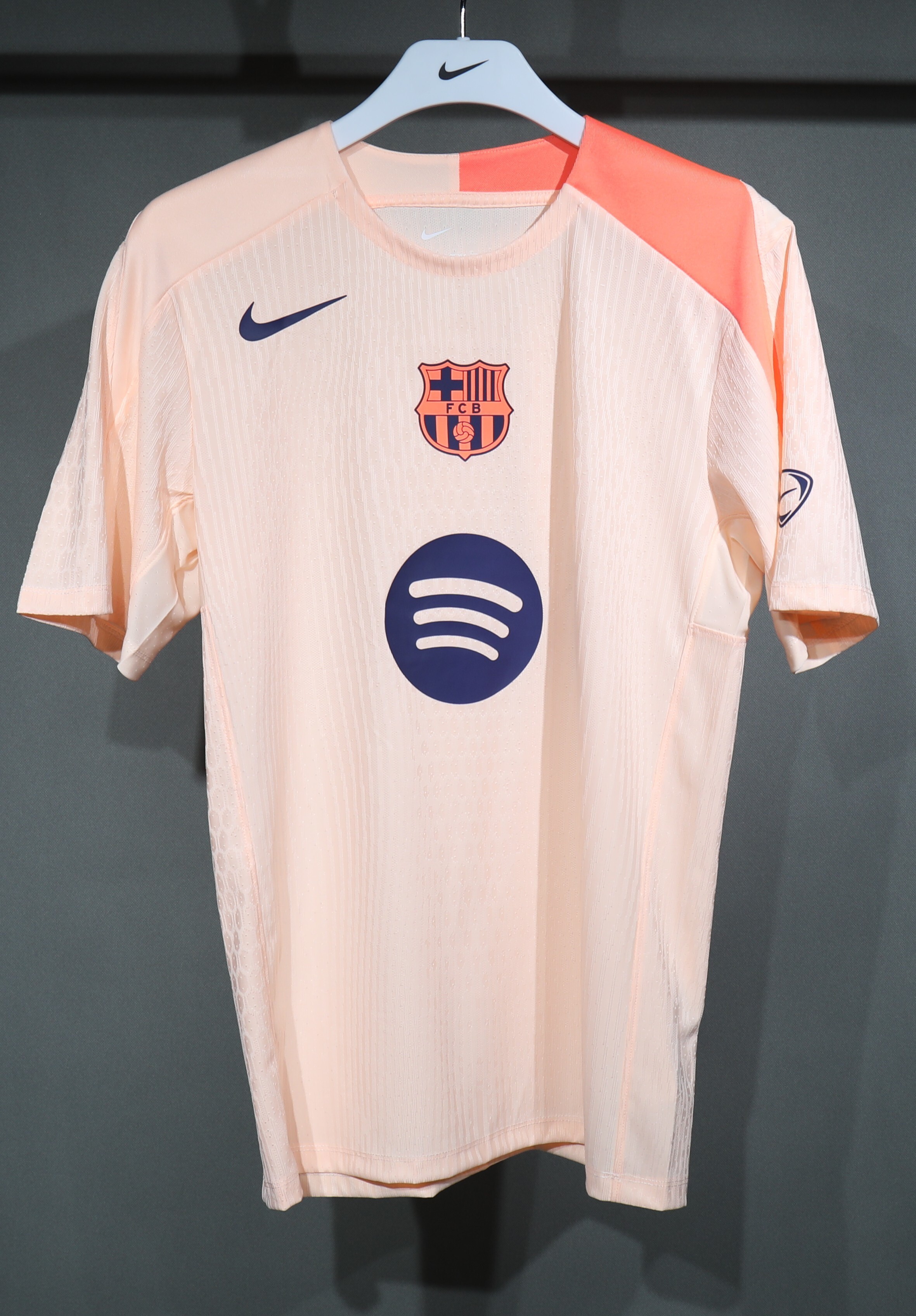 Barcelona Authentic Soccer Jersey Pink Training Shirt 2025/26 - sinoshirt