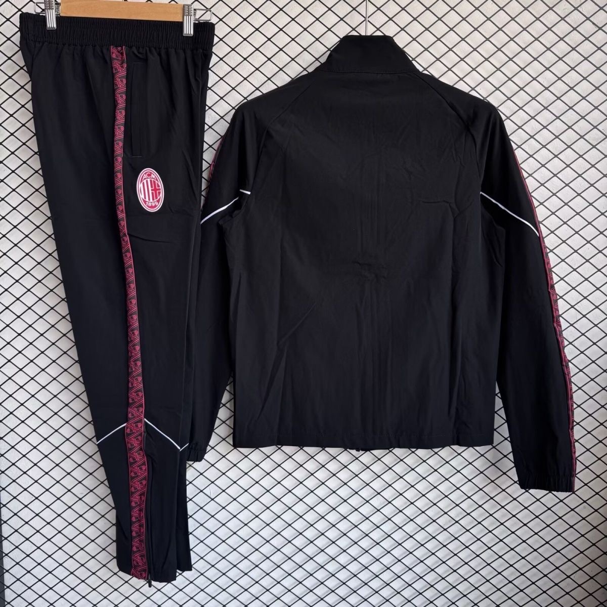 AC Milan Windbreaker With Pants Black 2025/26 - sinoshirt