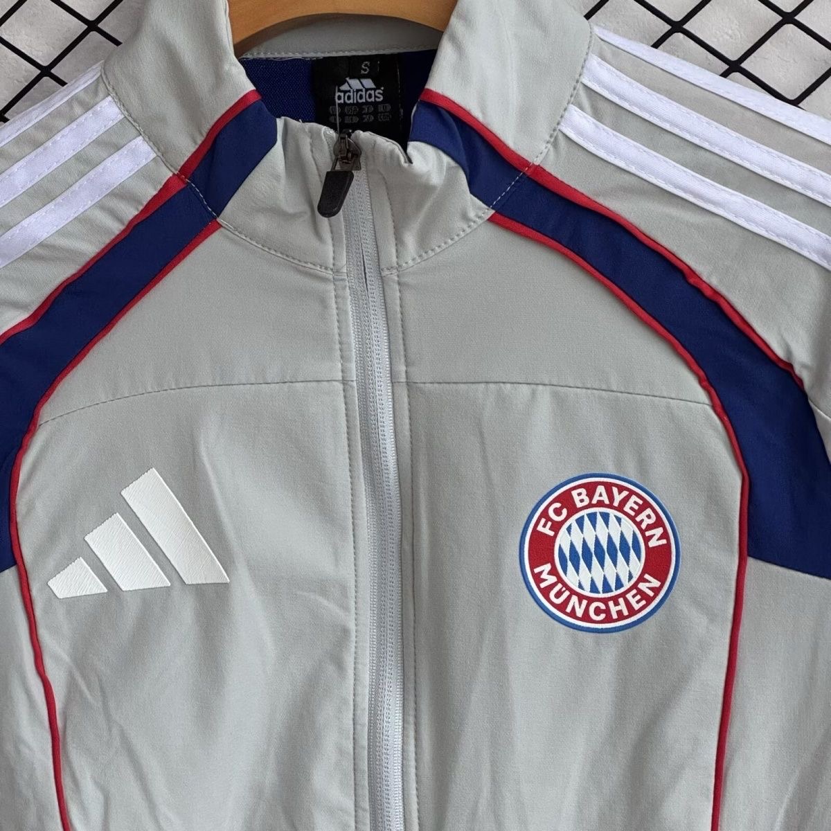 Bayern Munich Windbreaker With Pants Gray 2025/26 - sinoshirt